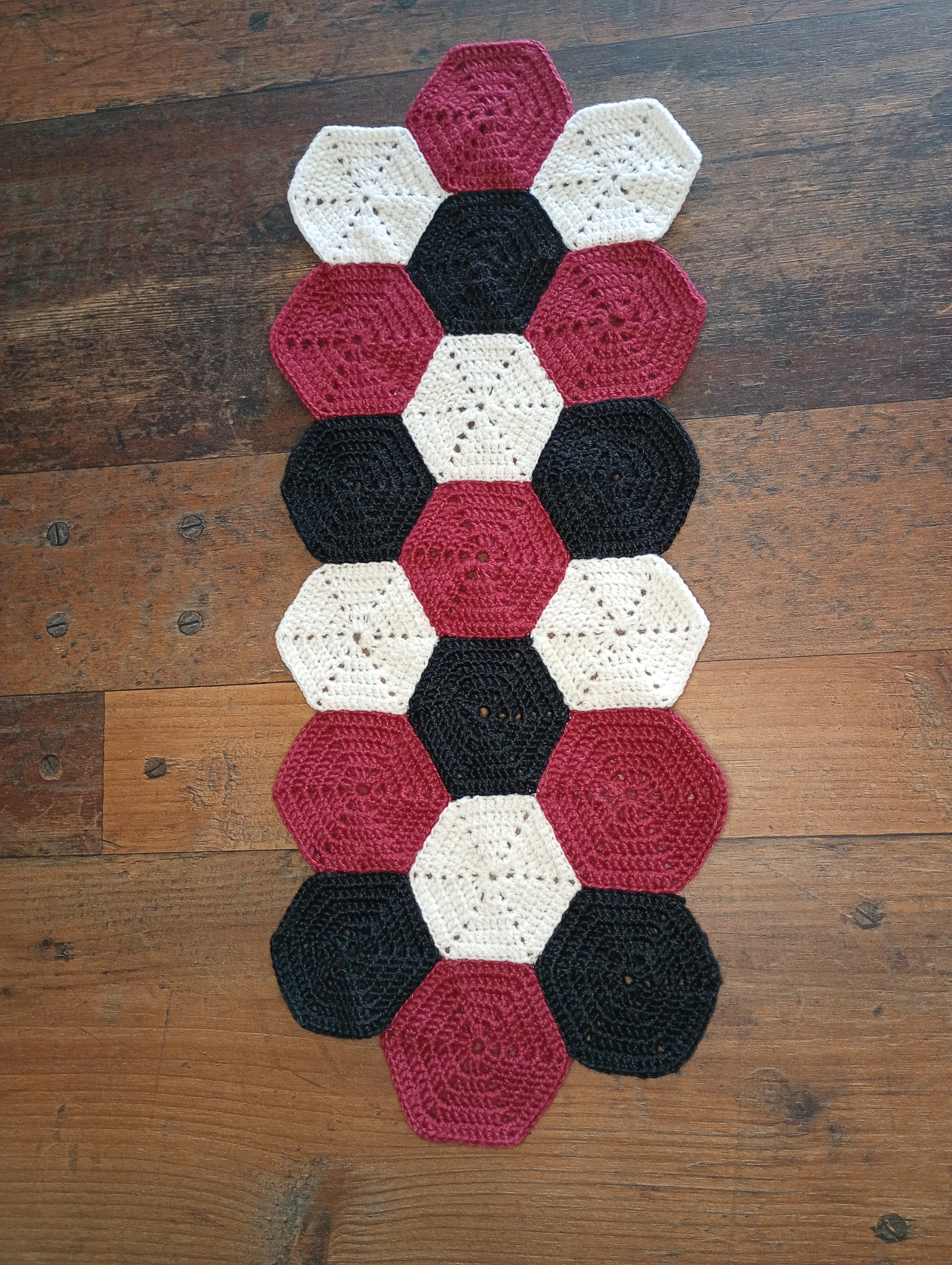 Gehäkelte Tischdecke